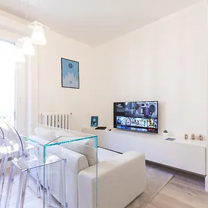 Apartment With Balcony - Collection, Milan