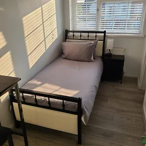 Gatwick Single Homestay Ifield